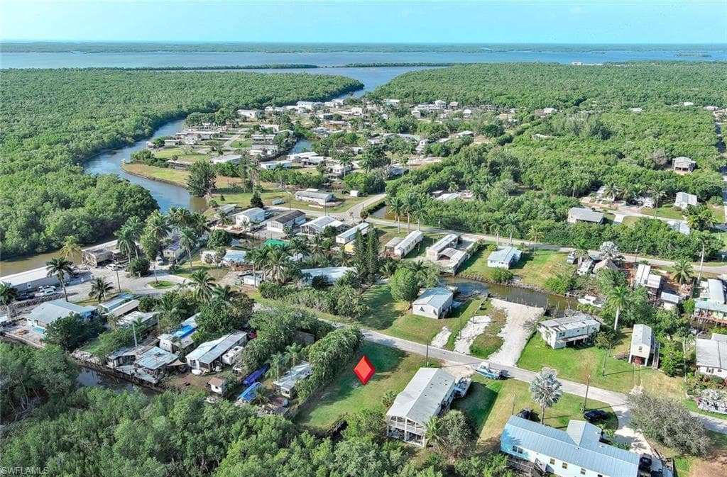 6 Spoonbill AVE, EVERGLADES CITY FL 34139-17