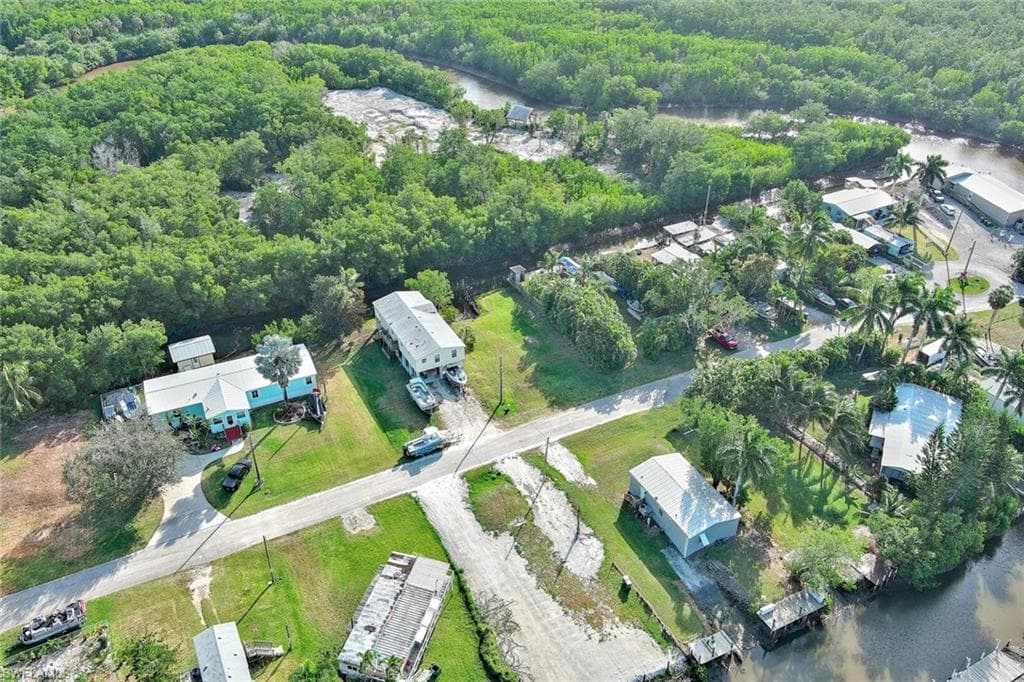 6 Spoonbill AVE, EVERGLADES CITY FL 34139-14