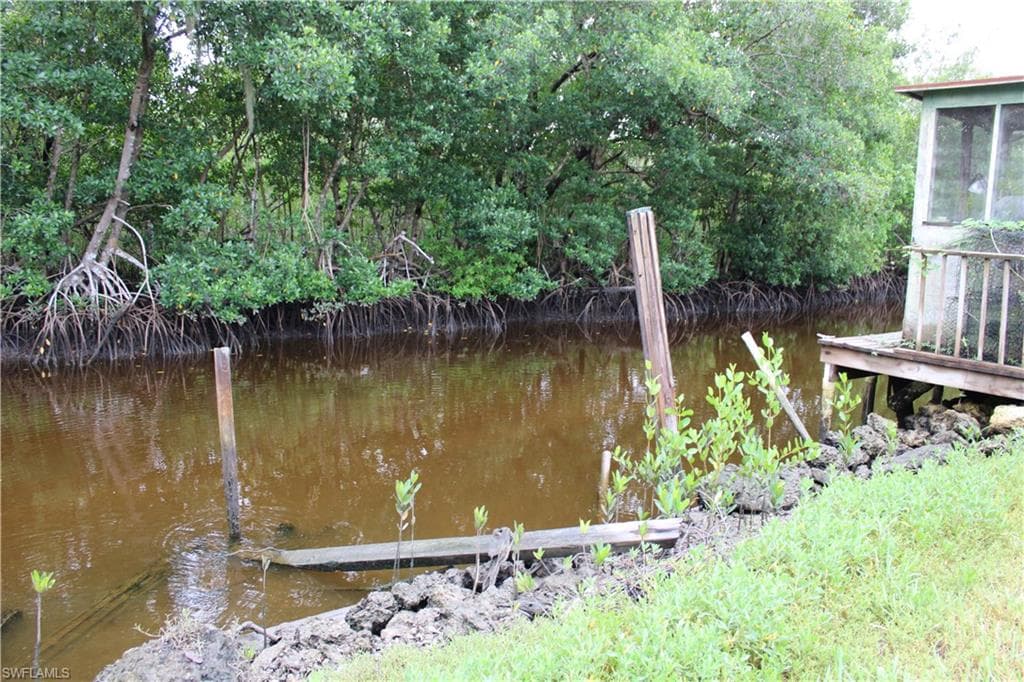 6 Spoonbill AVE, EVERGLADES CITY FL 34139-7