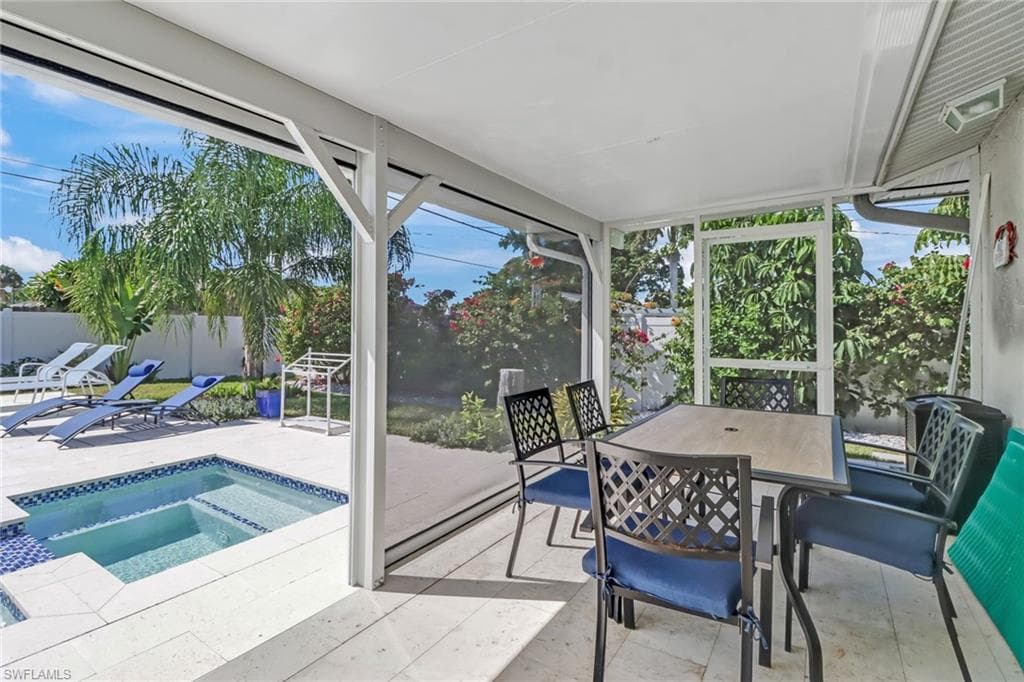 724 100th AVE N, NAPLES FL 34108-21