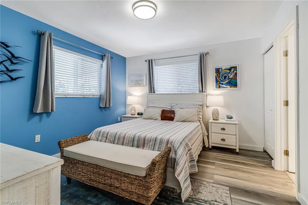 724 100th AVE N, NAPLES FL 34108-17