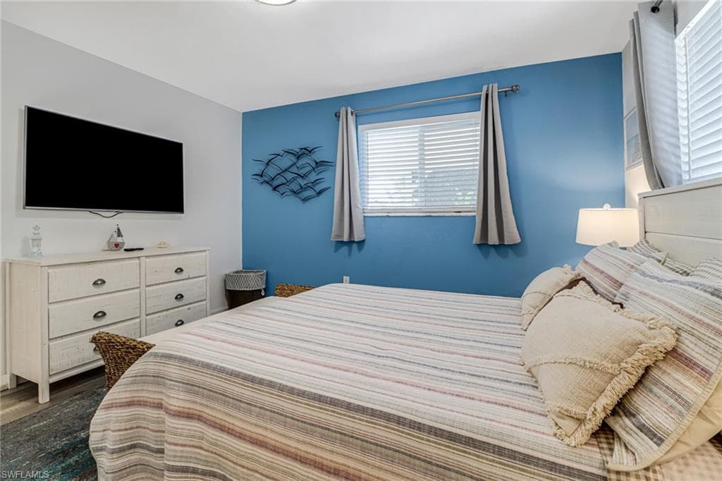 724 100th AVE N, NAPLES FL 34108-18