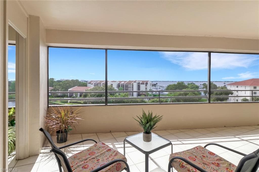 5260 S Landings DR # 605, FORT MYERS FL 33919-2