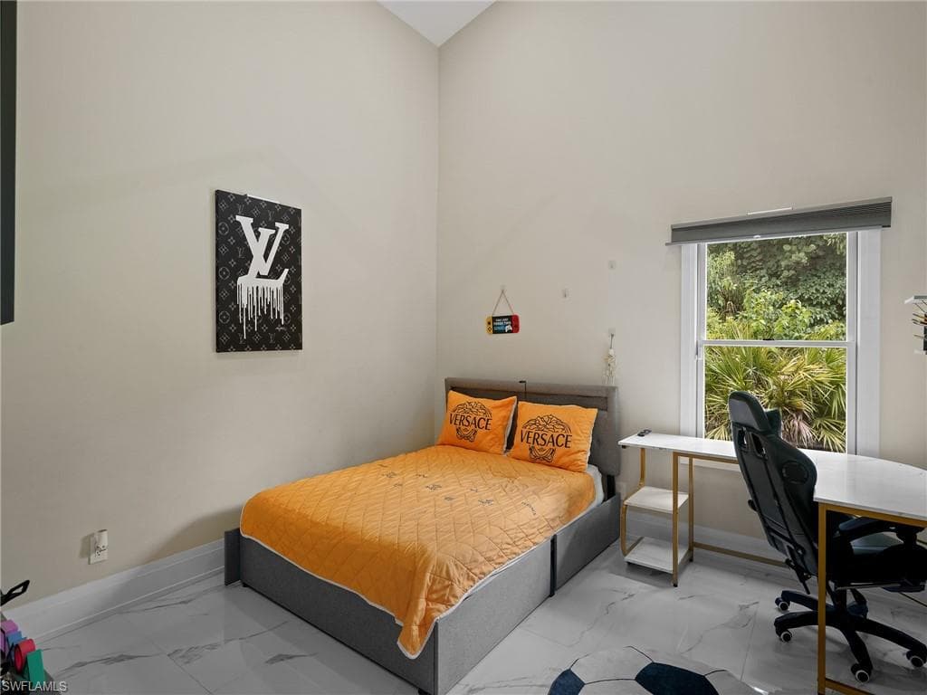 2140 Harlans RUN, NAPLES FL 34105-26