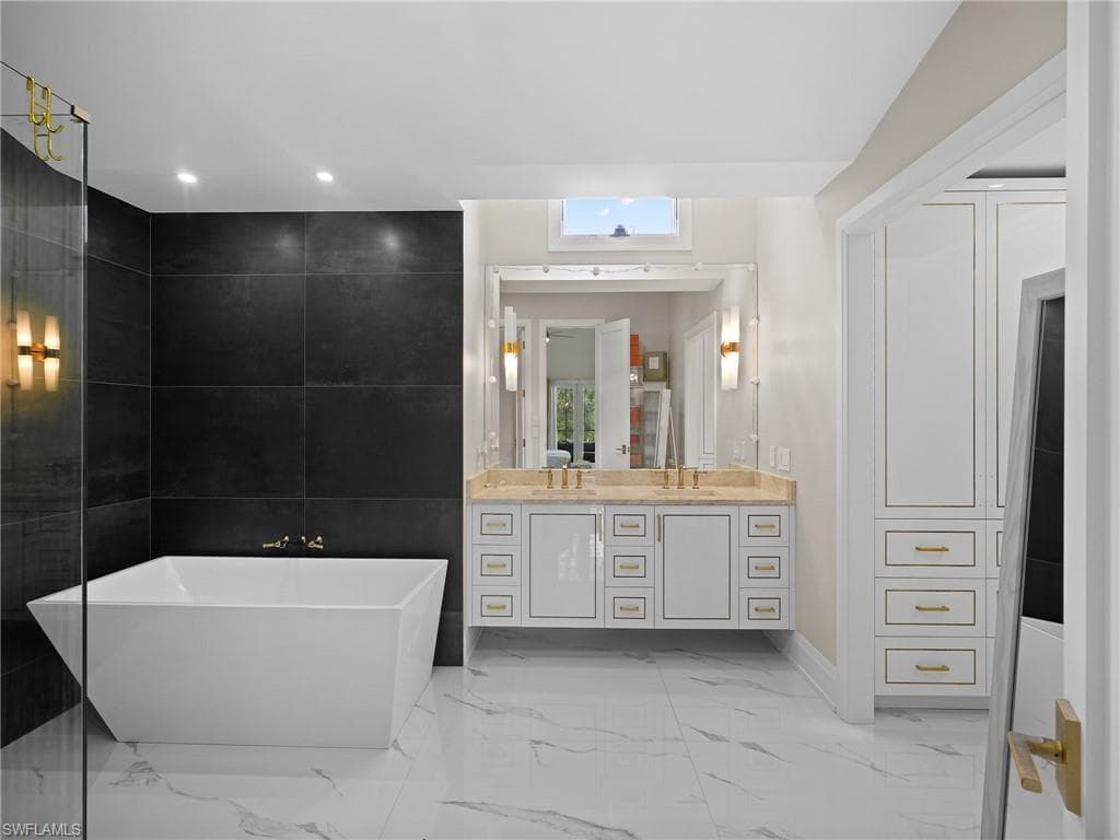 2140 Harlans RUN, NAPLES FL 34105-6