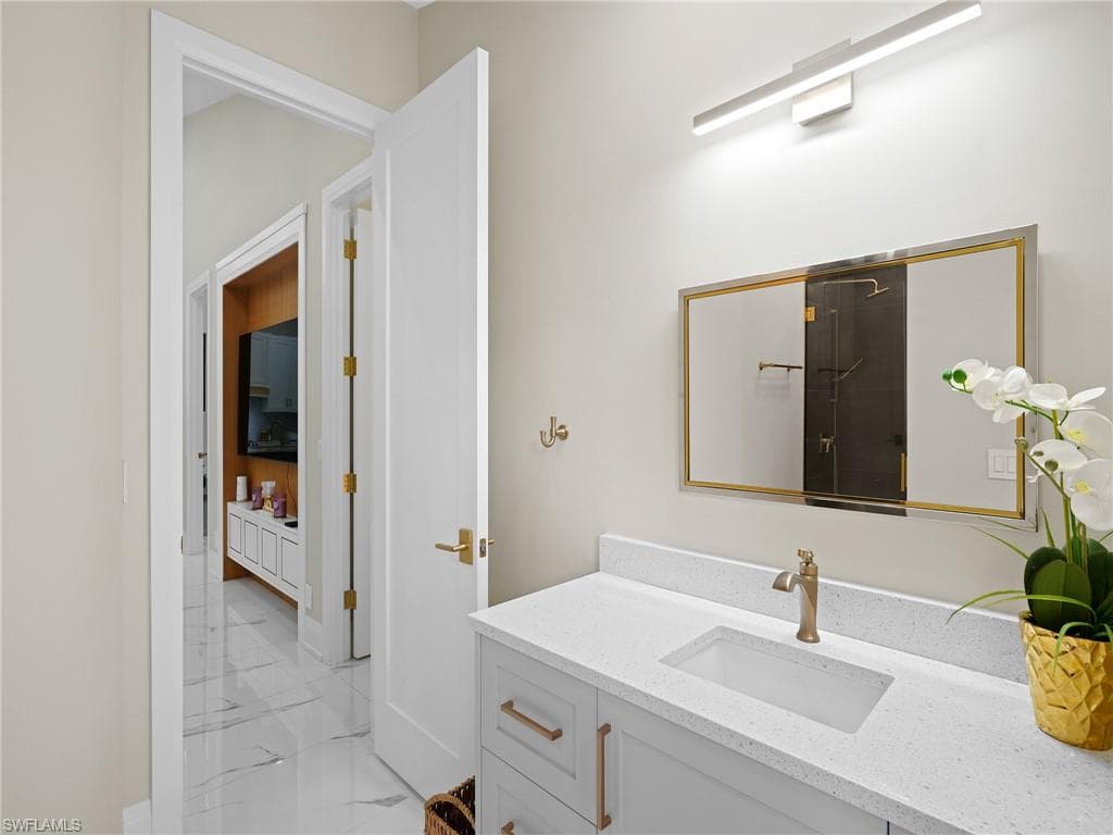 2140 Harlans RUN, NAPLES FL 34105-30