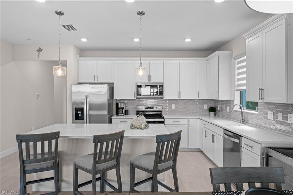 3663 Passion Vine DR, ALVA FL 33920-2