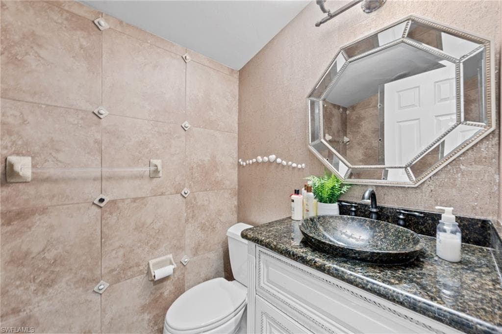 5550 Harborage DR, FORT MYERS FL 33908-25