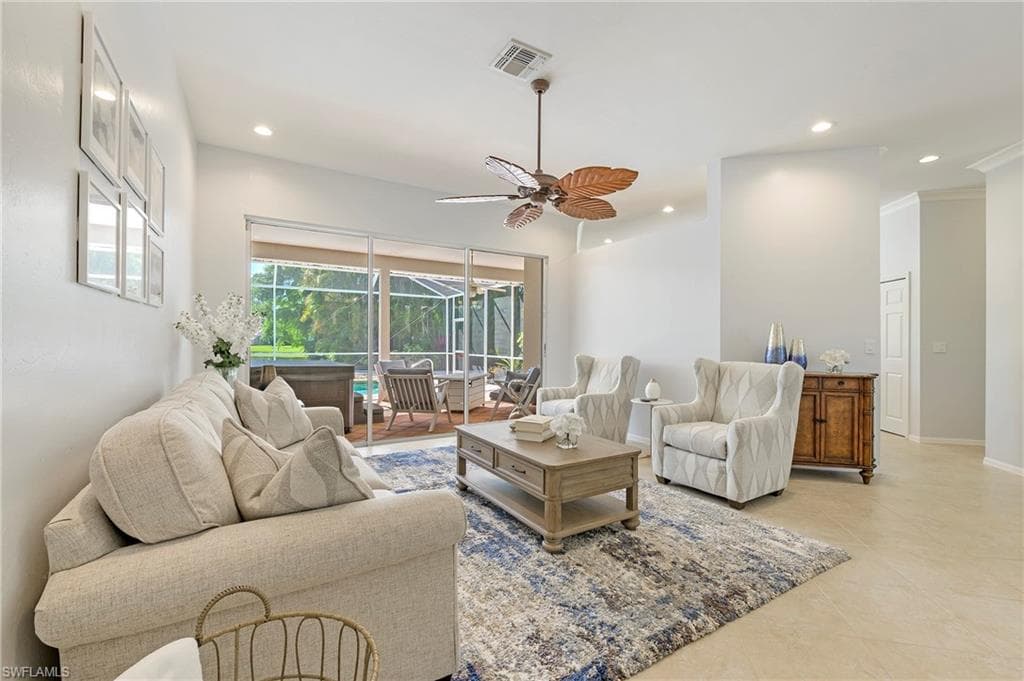 300 Wentworth CT, NAPLES FL 34104-1