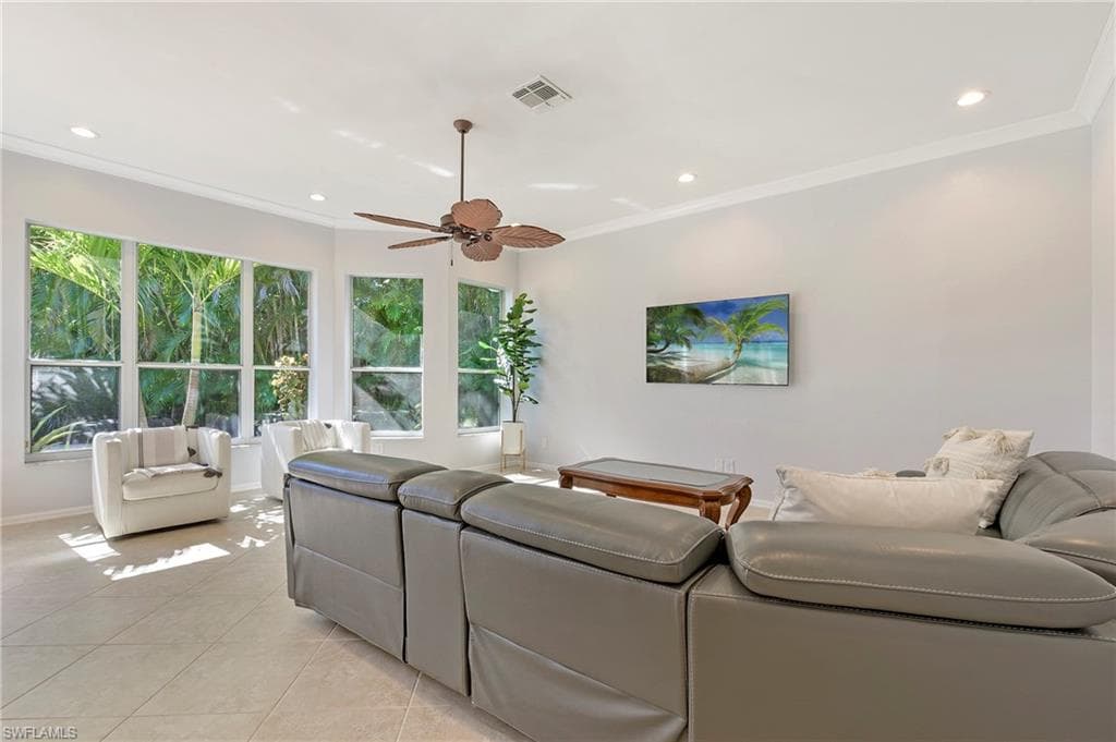 300 Wentworth CT, NAPLES FL 34104-25