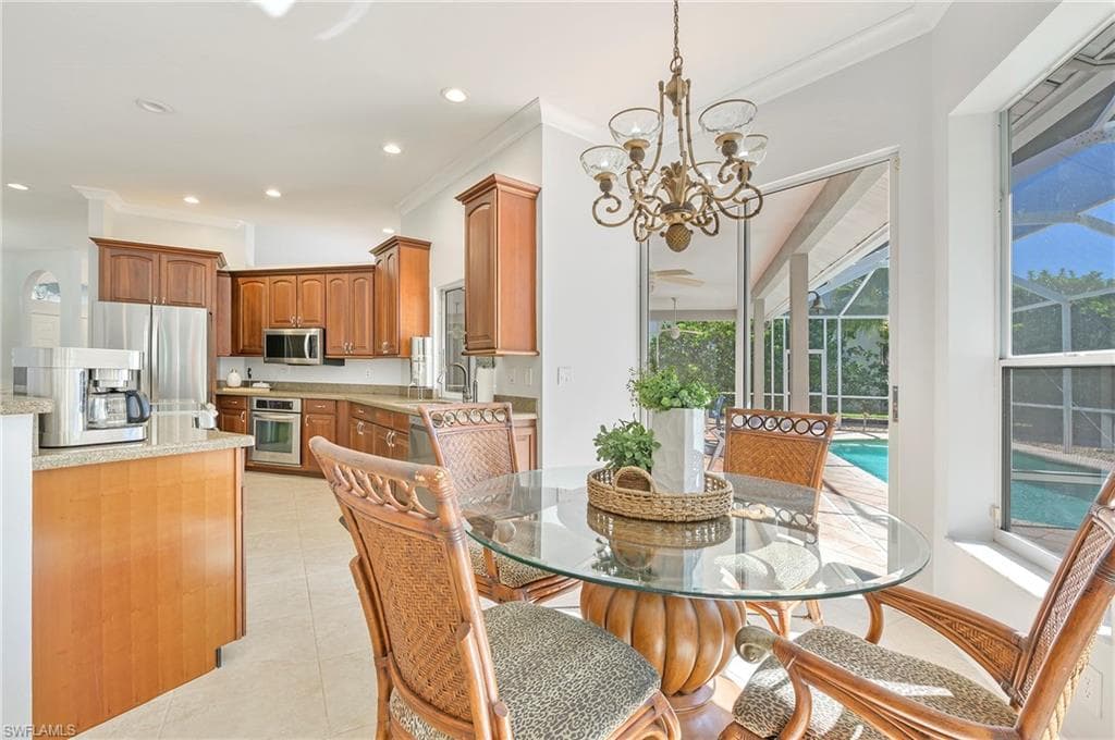 300 Wentworth CT, NAPLES FL 34104-21