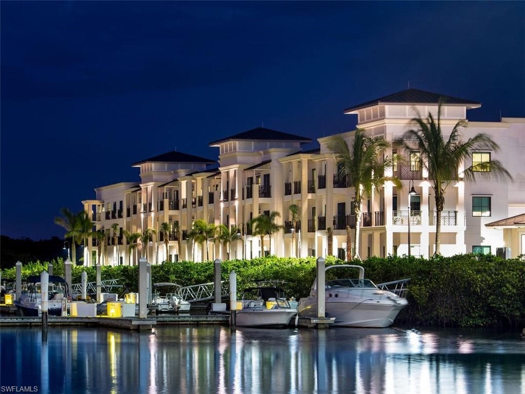 300 Wentworth CT, NAPLES FL 34104-35