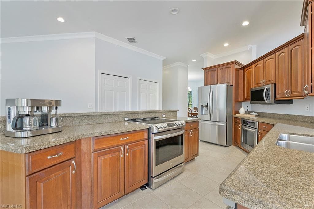 300 Wentworth CT, NAPLES FL 34104-23