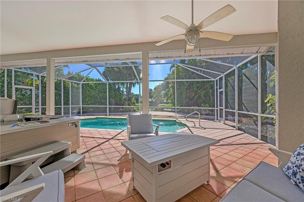 300 Wentworth CT, NAPLES FL 34104-9