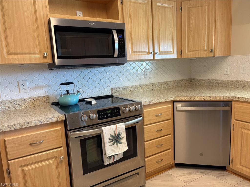 3191 Rain Dance LN, NORTH FORT MYERS FL 33917-12