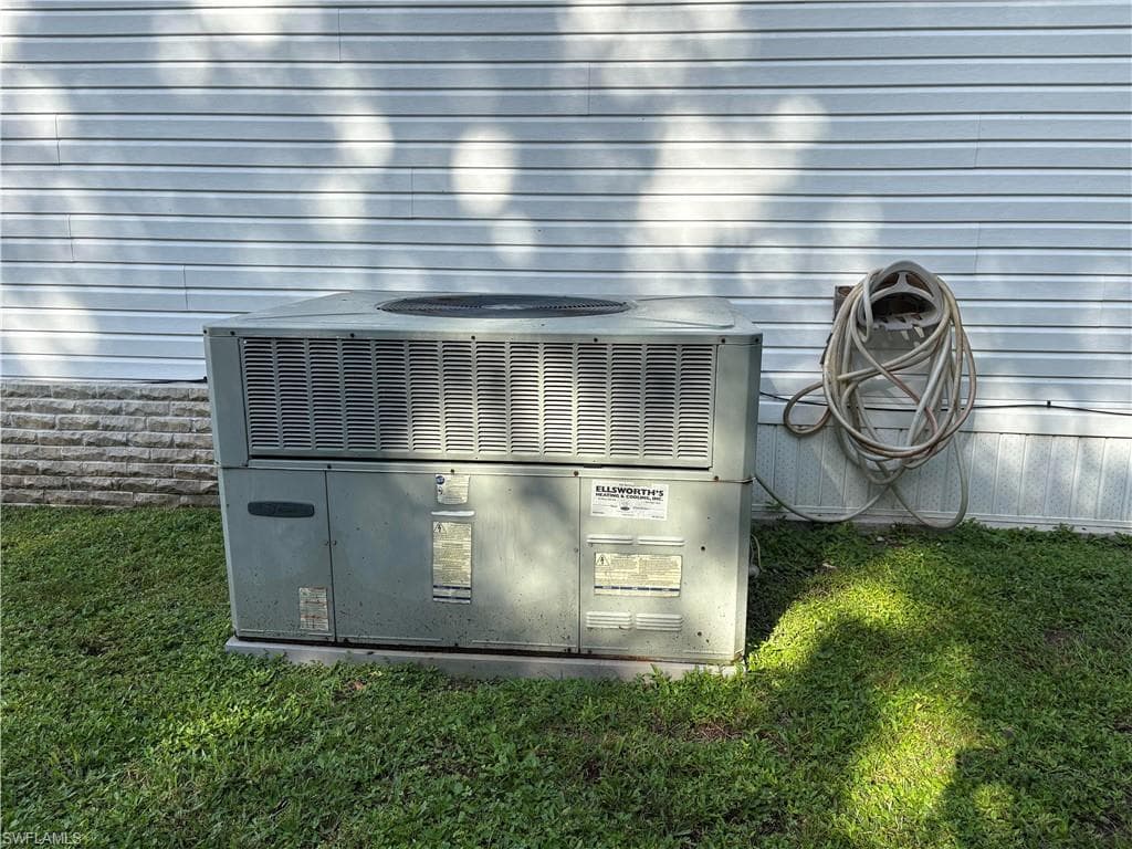 3191 Rain Dance LN, NORTH FORT MYERS FL 33917-33