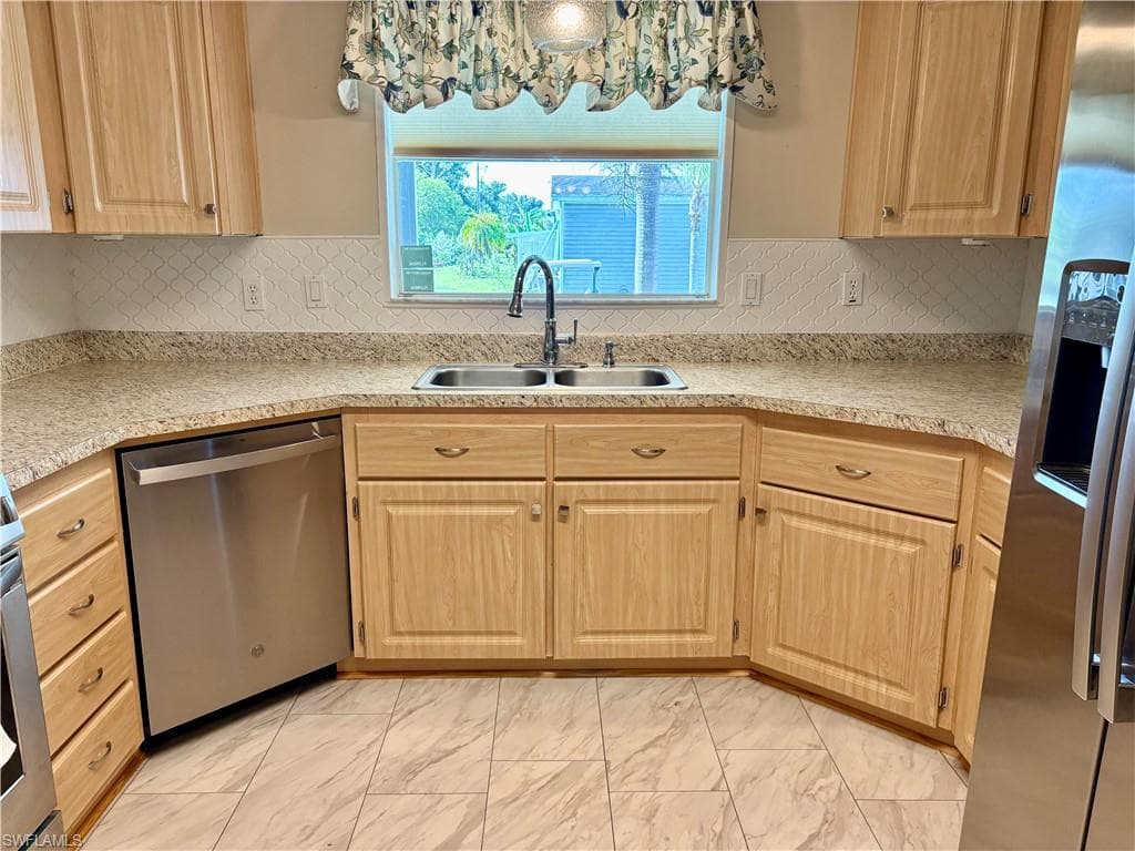 3191 Rain Dance LN, NORTH FORT MYERS FL 33917-13