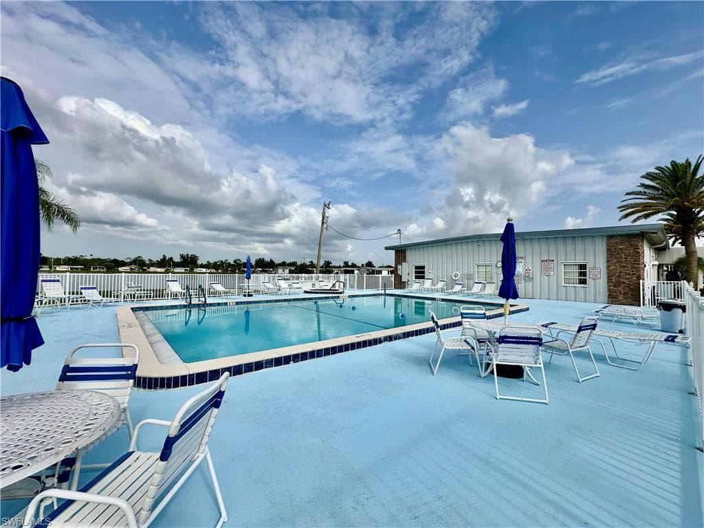 3191 Rain Dance LN, NORTH FORT MYERS FL 33917-38