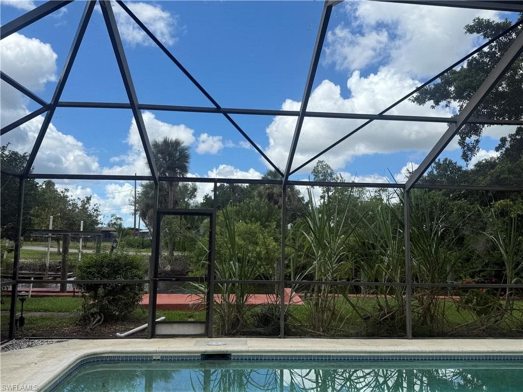 249 Alameda AVE, FORT MYERS FL 33905-17