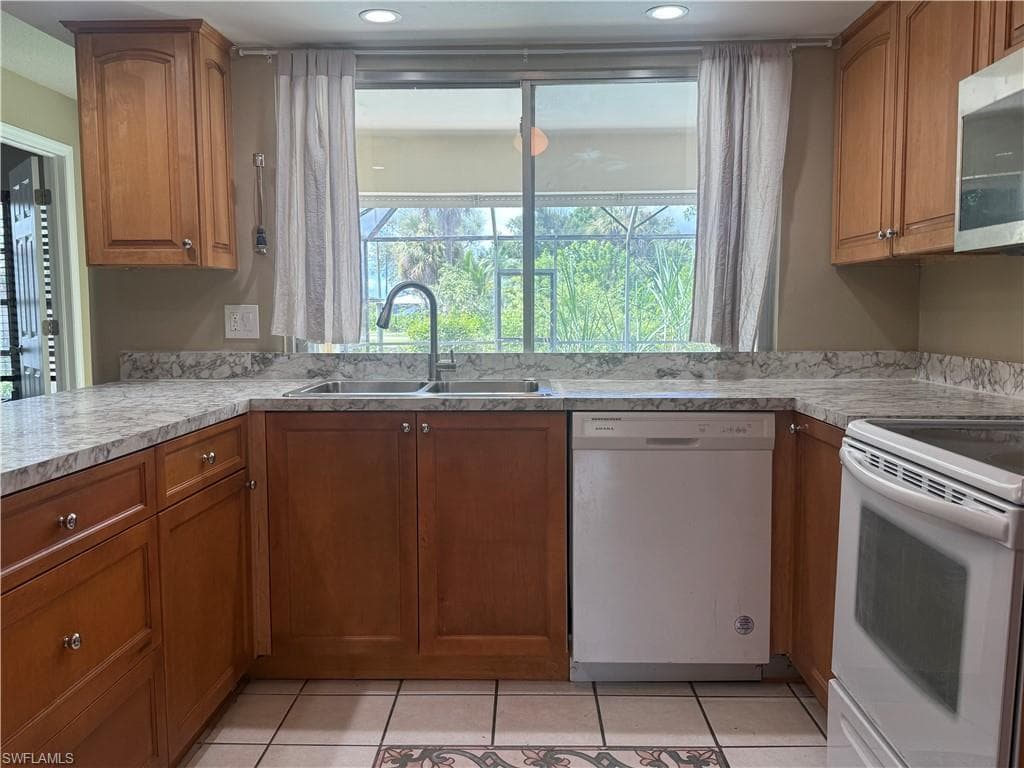 249 Alameda AVE, FORT MYERS FL 33905-7