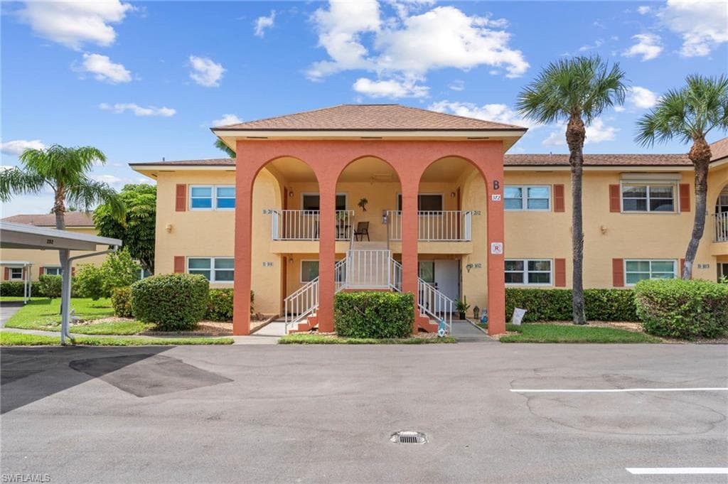 372 Charlemagne BLVD # 202, NAPLES FL 34112-17