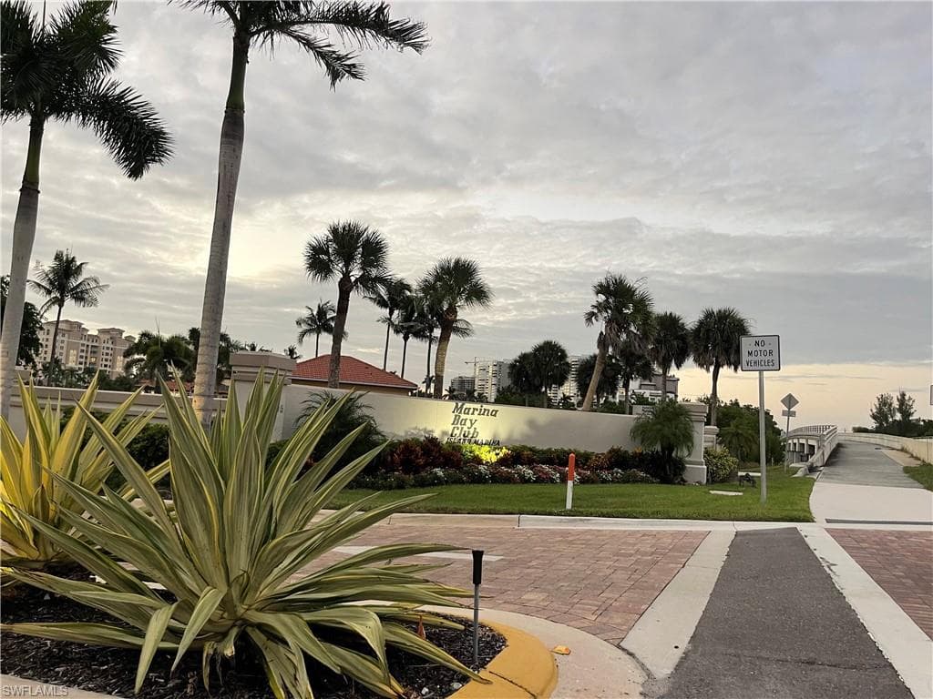 13105 Vanderbilt DR # 802, NAPLES FL 34110-26