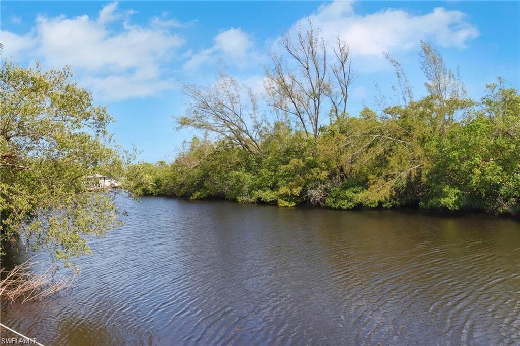 2447 Harbor RD, NAPLES FL 34104-9