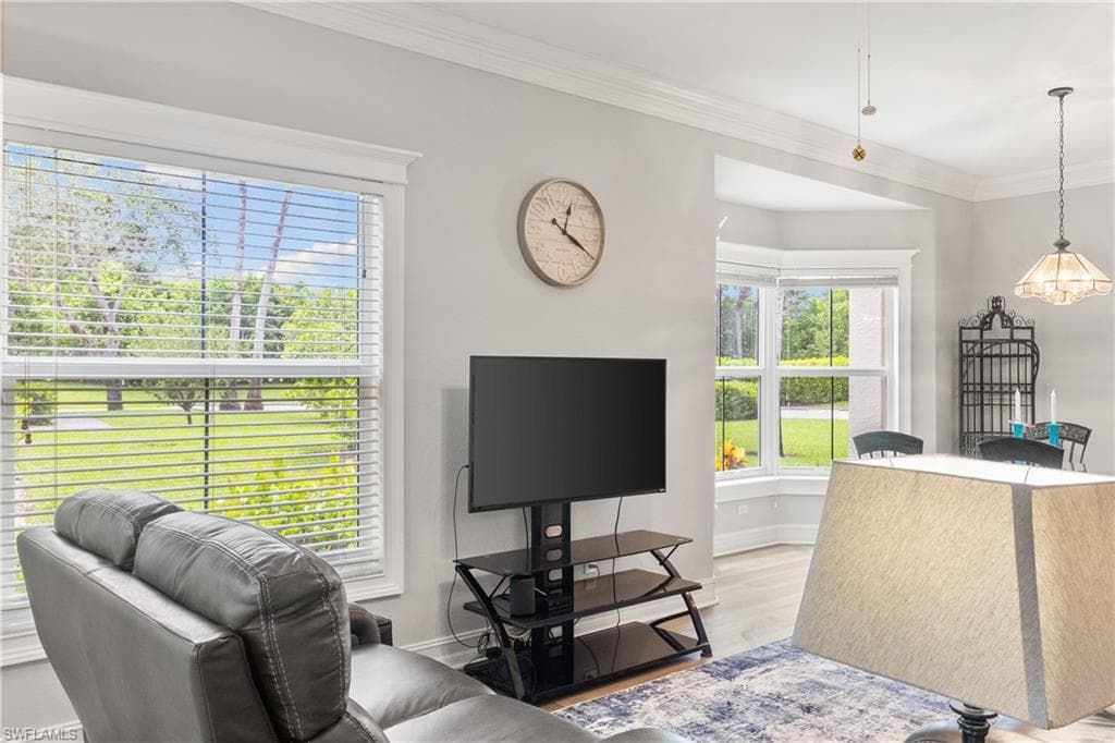 200 Diamond CIR # 207, NAPLES FL 34110-5