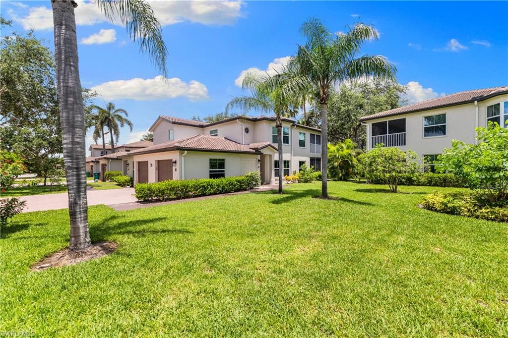200 Diamond CIR # 207, NAPLES FL 34110-25