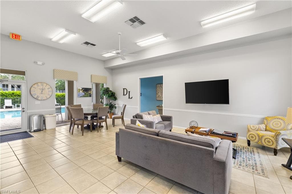 200 Diamond CIR # 207, NAPLES FL 34110-29