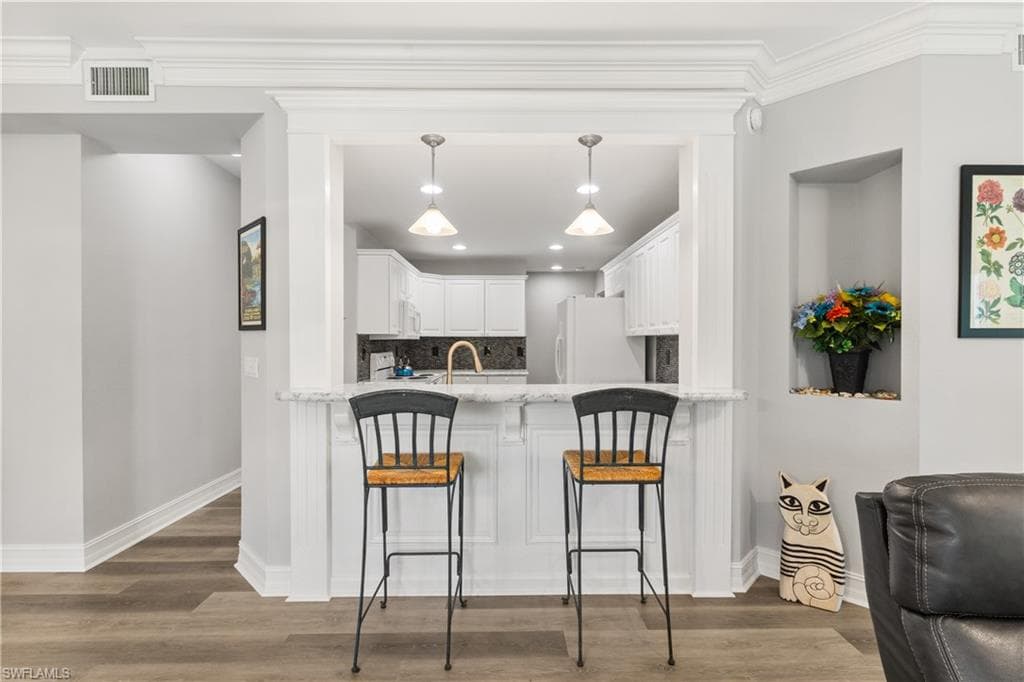 200 Diamond CIR # 207, NAPLES FL 34110-9