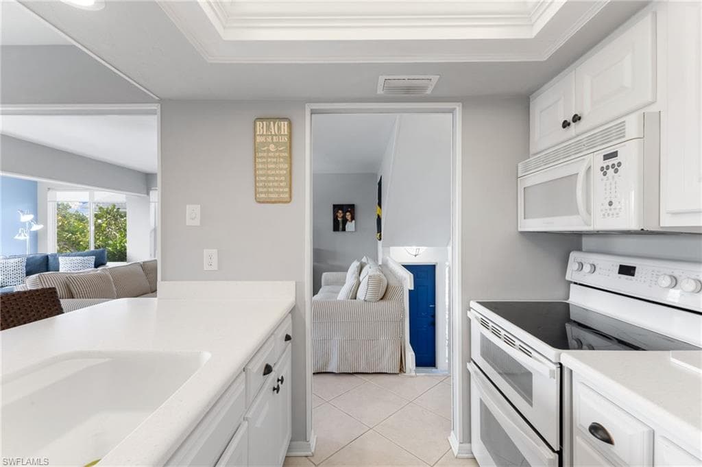 1039 Beach RD # 104, SANIBEL FL 33957-9