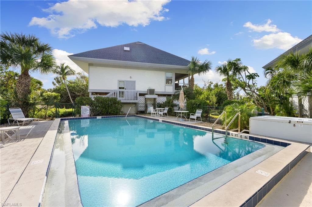 1039 Beach RD # 104, SANIBEL FL 33957-30