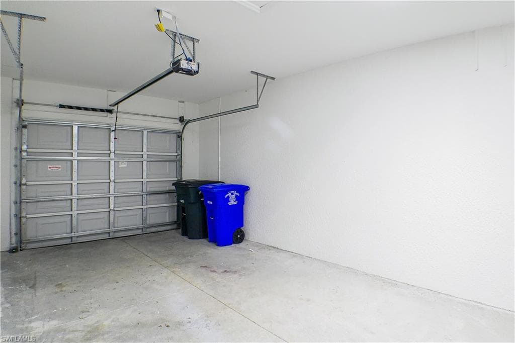 3309 armstrong CT, FORT MYERS FL 33916-16