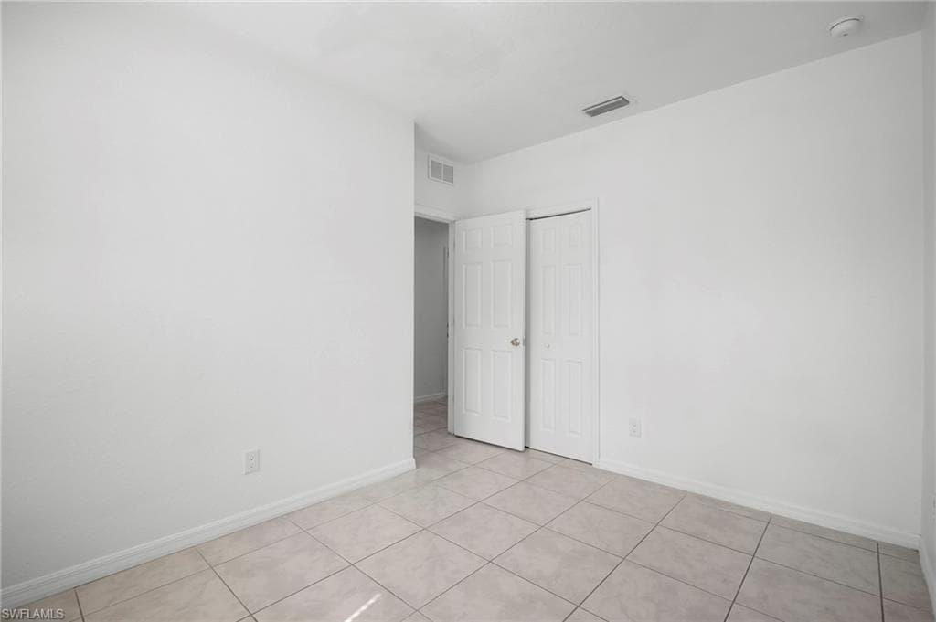 3309 armstrong CT, FORT MYERS FL 33916-19