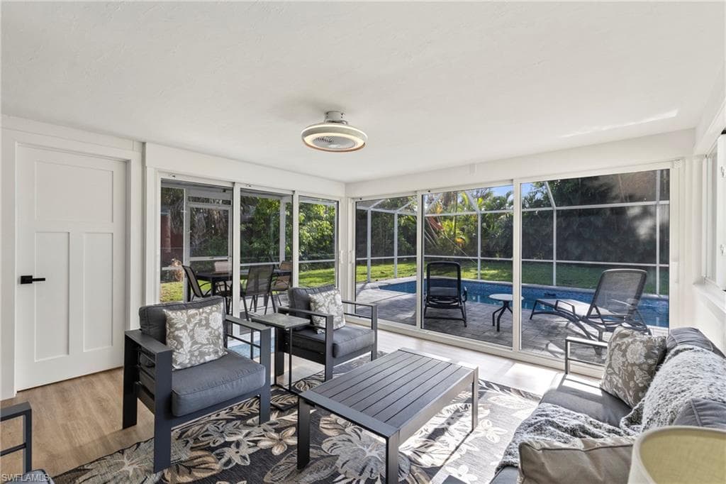 6011 Fountain WAY, FORT MYERS FL 33919-22