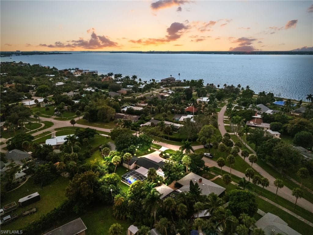 6011 Fountain WAY, FORT MYERS FL 33919-37