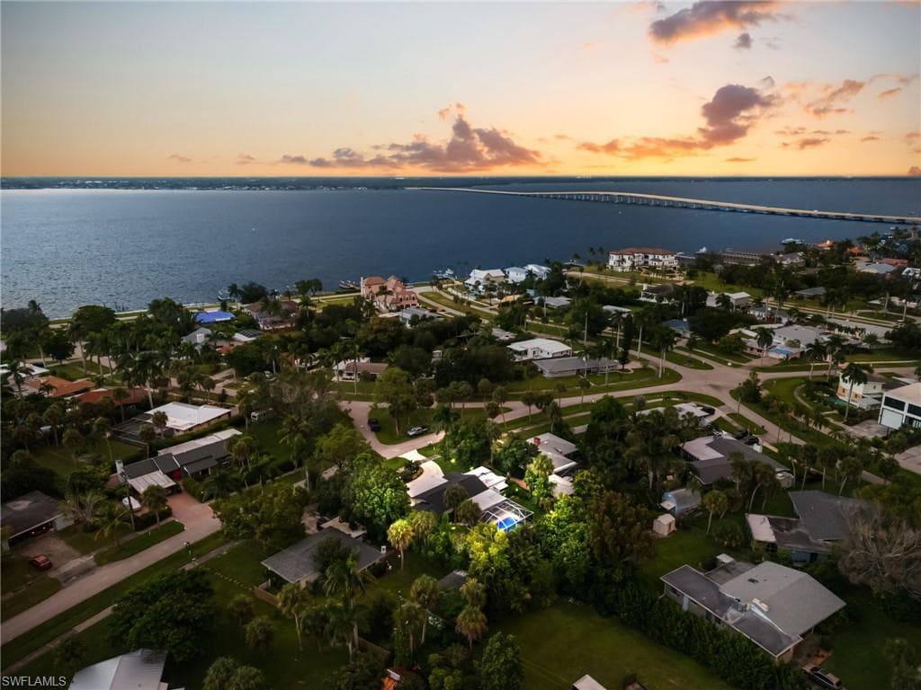 6011 Fountain WAY, FORT MYERS FL 33919-38