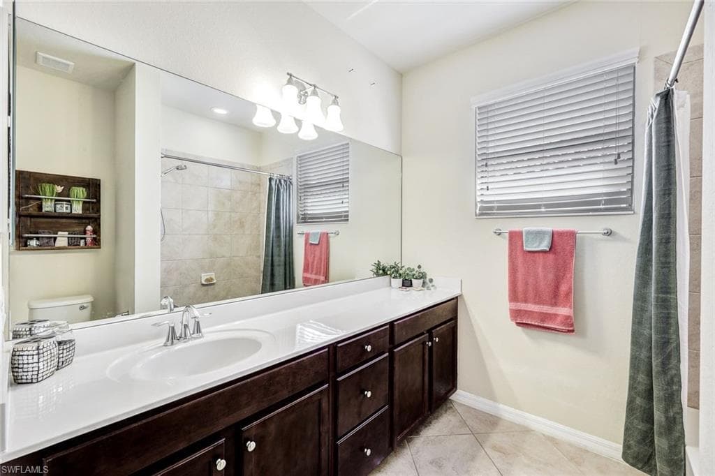 8121 Summerfield ST, FORT MYERS FL 33919-21