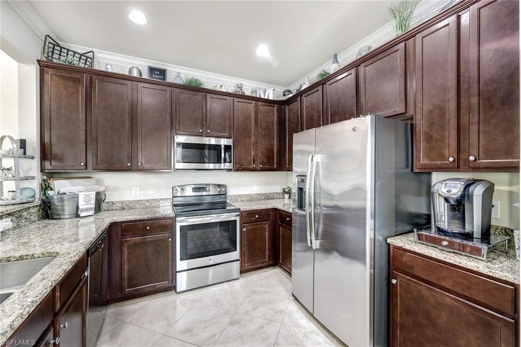 8121 Summerfield ST, FORT MYERS FL 33919-10