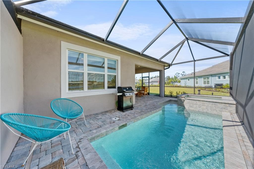 6421 Carnival RD, NAPLES FL 34113-25