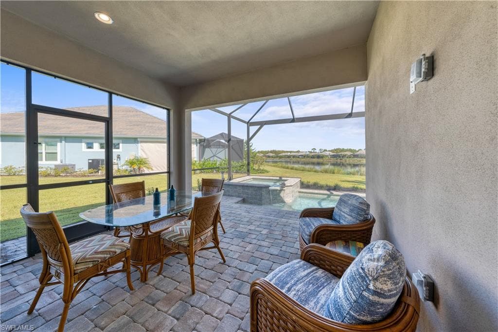 6421 Carnival RD, NAPLES FL 34113-27