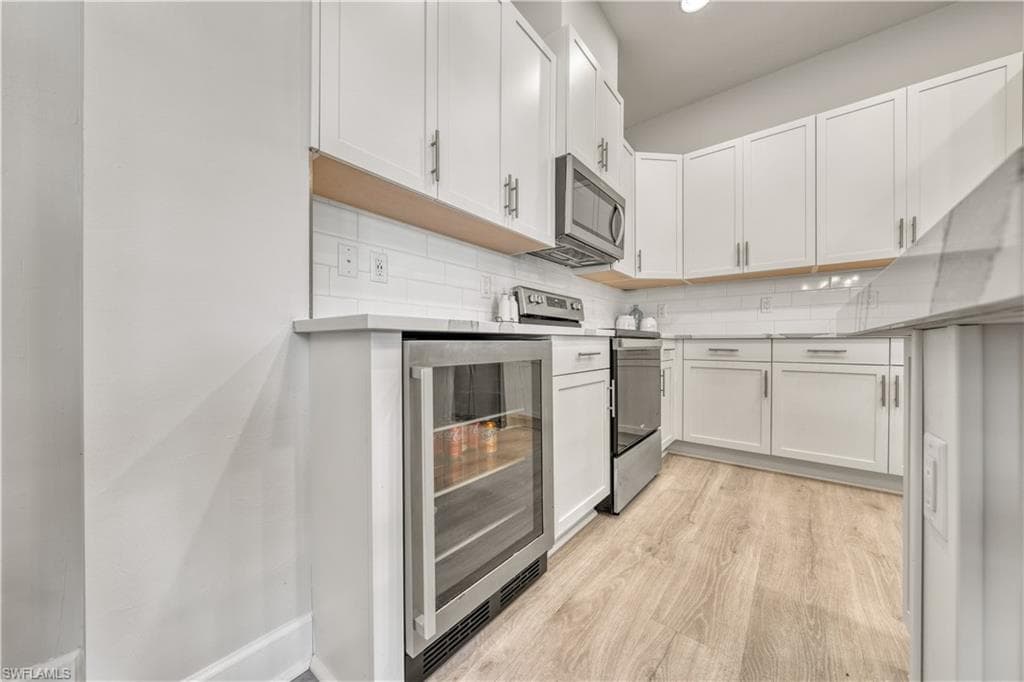 6421 Carnival RD, NAPLES FL 34113-9