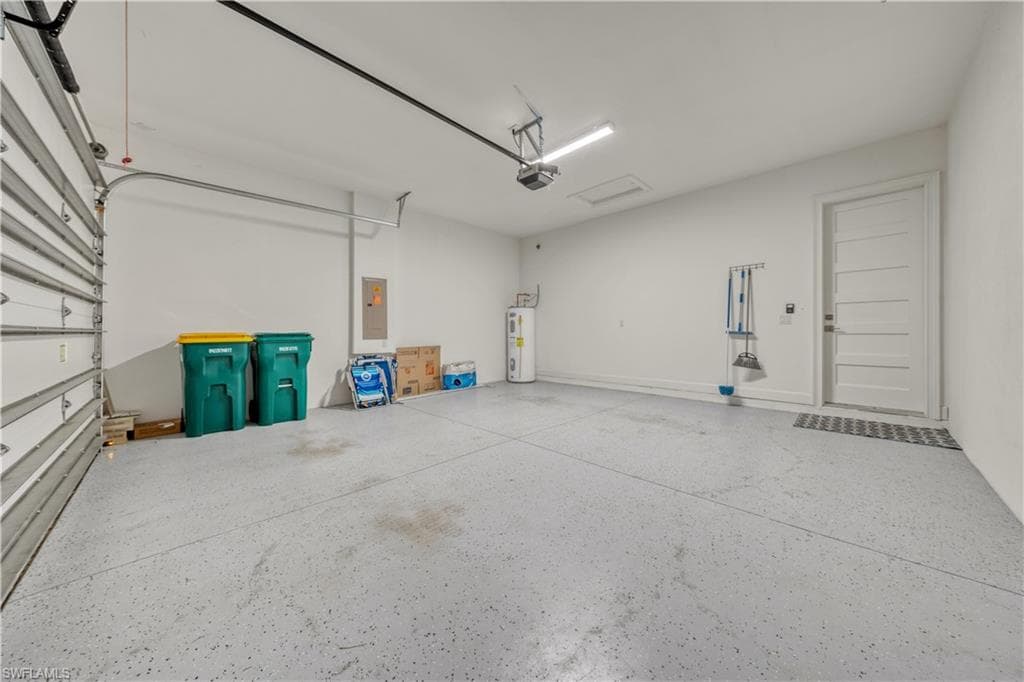 6421 Carnival RD, NAPLES FL 34113-24