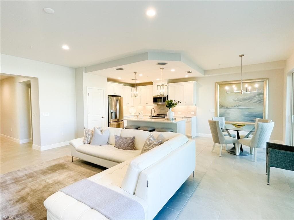 2555 Seychelles DR # 402, NAPLES FL 34112-4