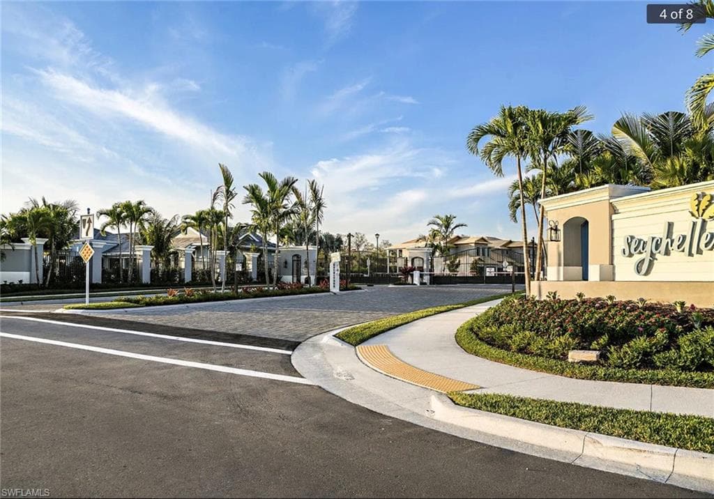 2555 Seychelles DR # 402, NAPLES FL 34112-18