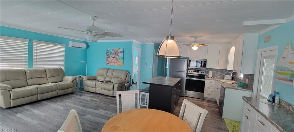 4701 Kahlua LN, BONITA SPRINGS FL 34134-10