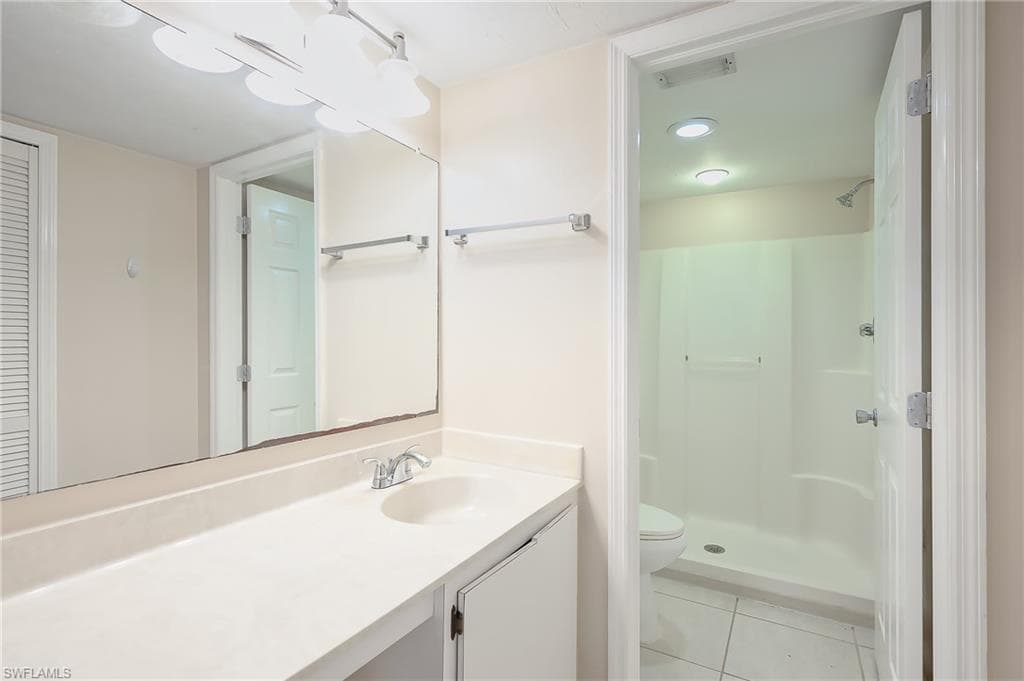 2370 Naples Trace CIR # 7, NAPLES FL 34109-17