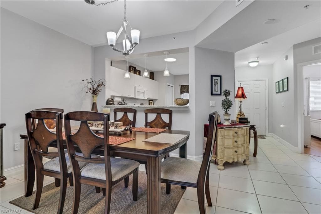 7823 Regal Heron CIR # 105, NAPLES FL 34104-11