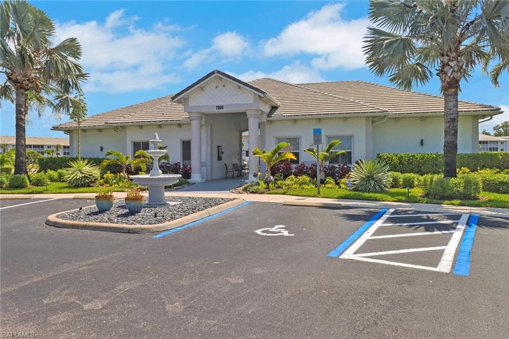 7823 Regal Heron CIR # 105, NAPLES FL 34104-27